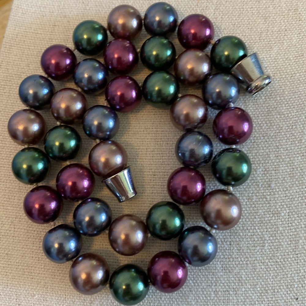 Elegant Multicolor Pearl Necklace